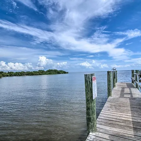 Apartamento Beachfront Cedar Key Retreat With Pool Access! Exterior foto