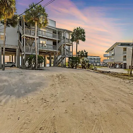 Beachfront Cedar Key Retreat With Pool Access! Exterior photo
