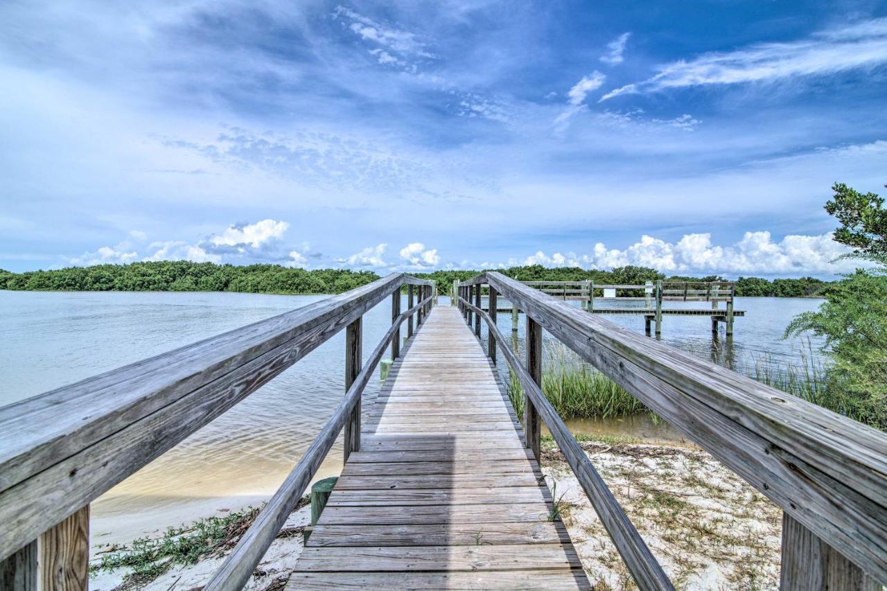 Beachfront Retreat With Pool Access! Appartement *