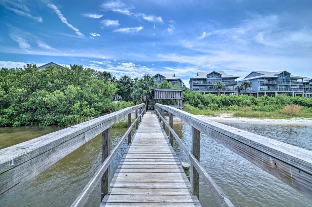 Beachfront Retreat With Pool Access! Cedar Key