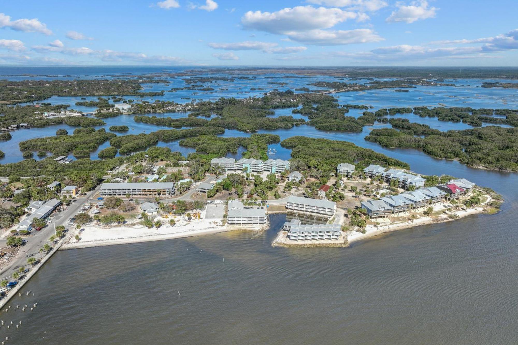 Beachfront Retreat With Pool Access! * Cedar Key