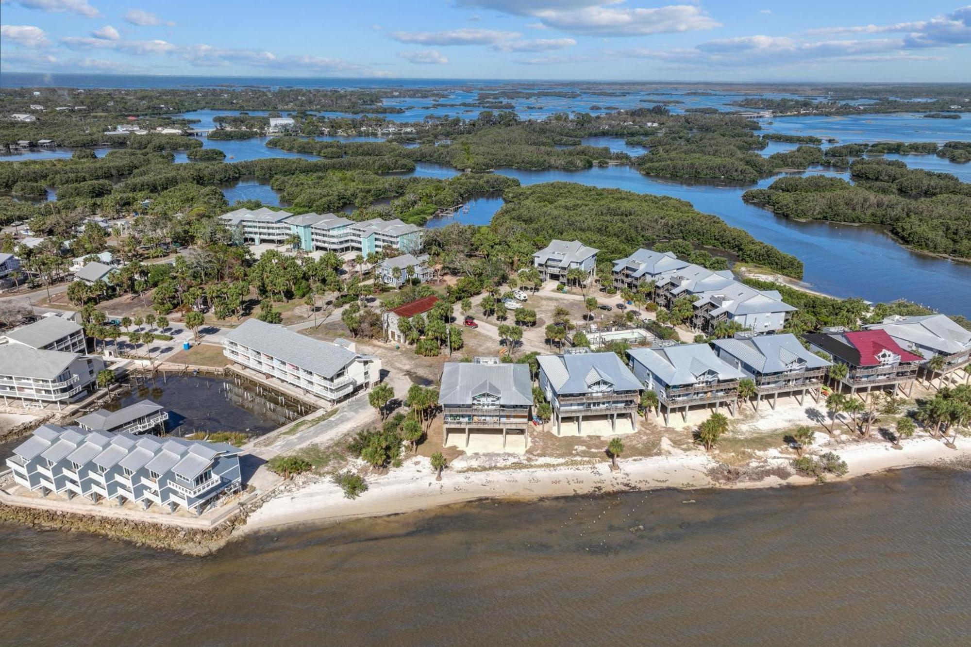 Beachfront Retreat With Pool Access! *