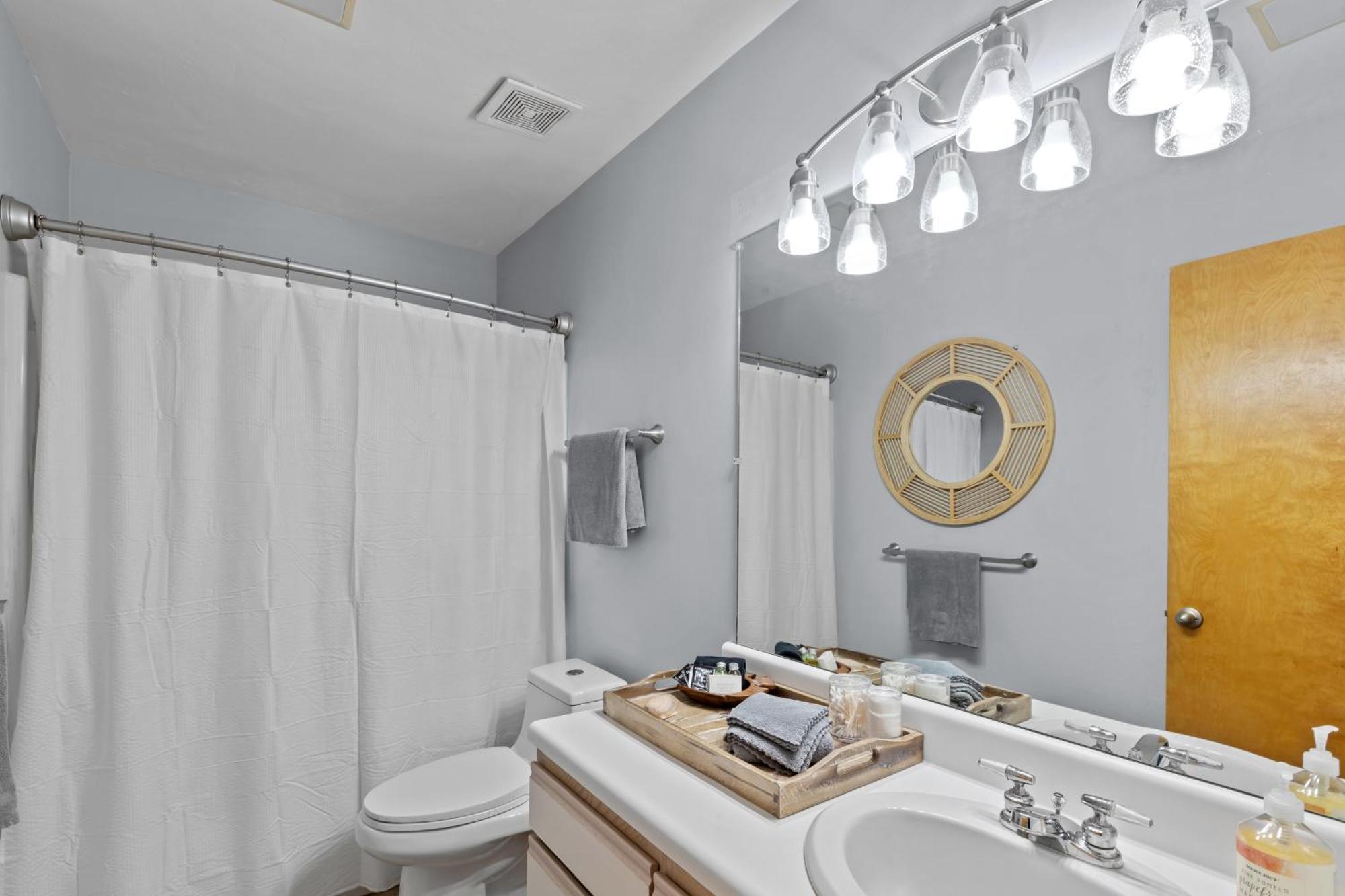 Beachfront Retreat With Pool Access! Cedar Key