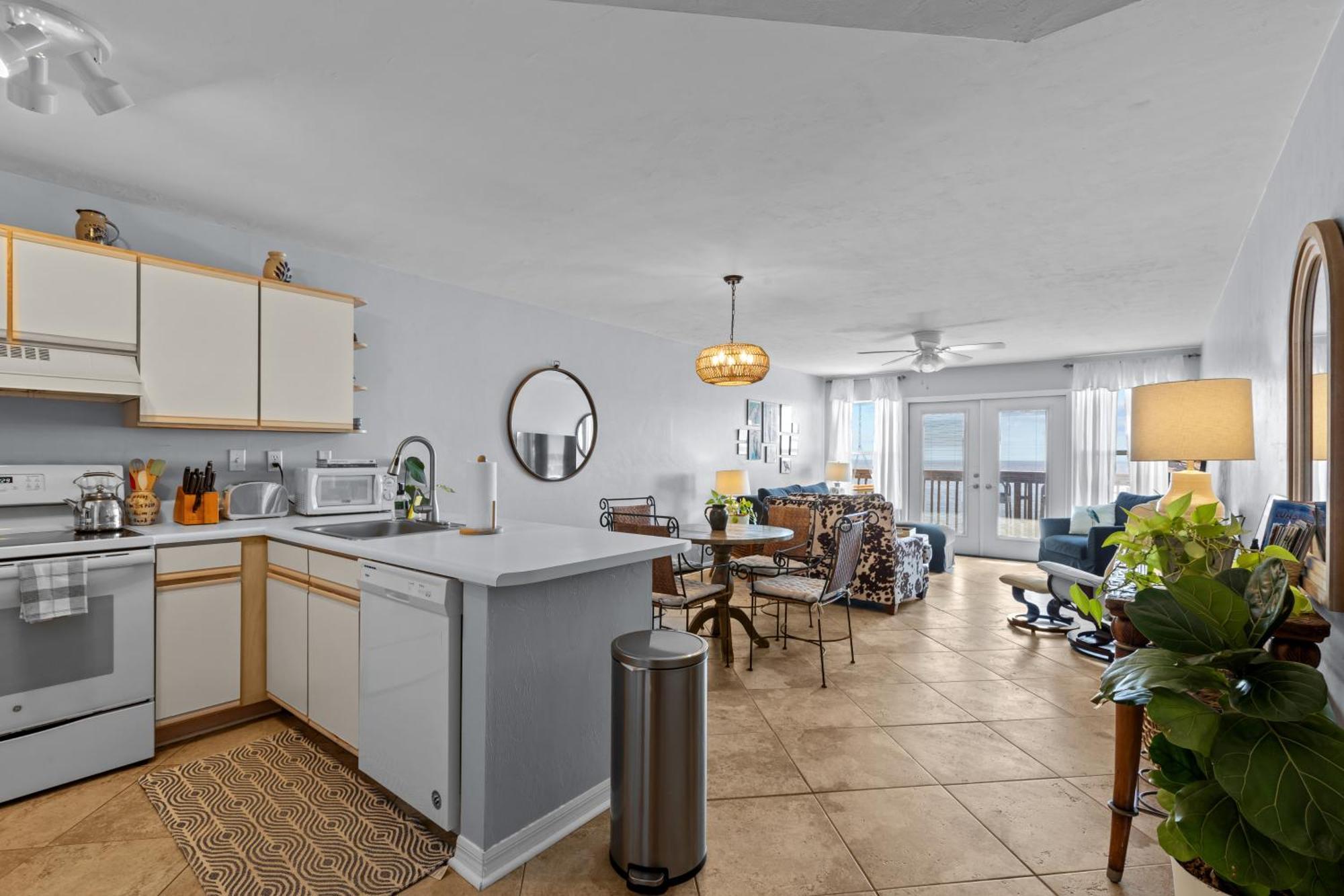 Beachfront Retreat With Pool Access! * Cedar Key