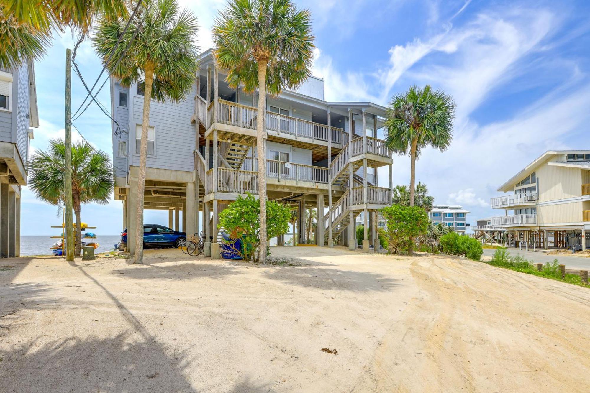 Apartment Beachfront Retreat With Pool Access! Cedar Key