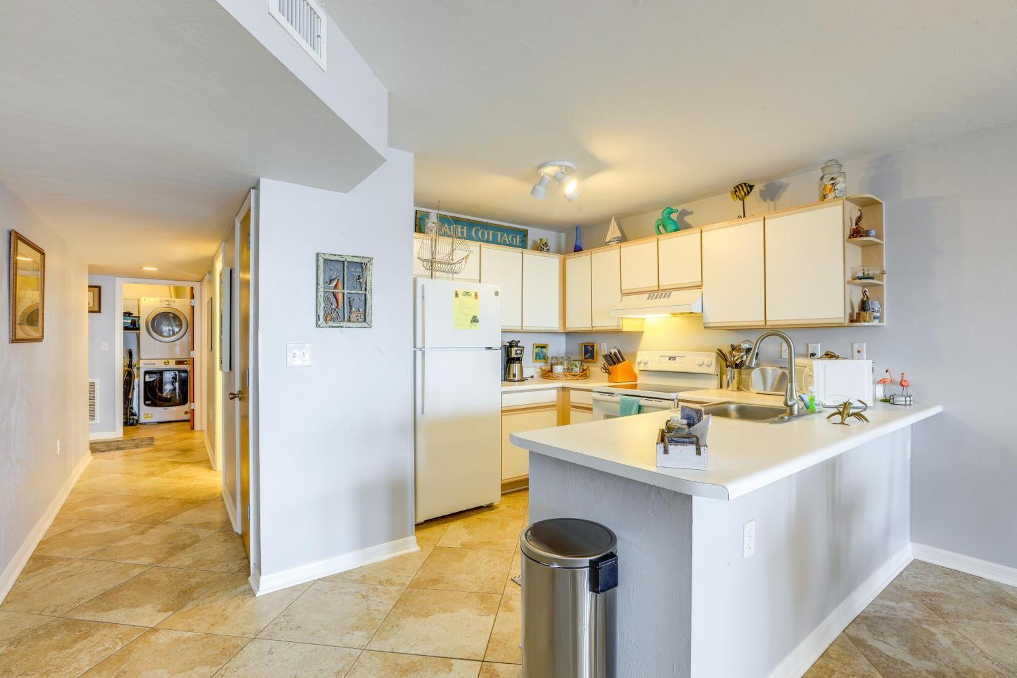 Apartment Beachfront Retreat With Pool Access! Cedar Key