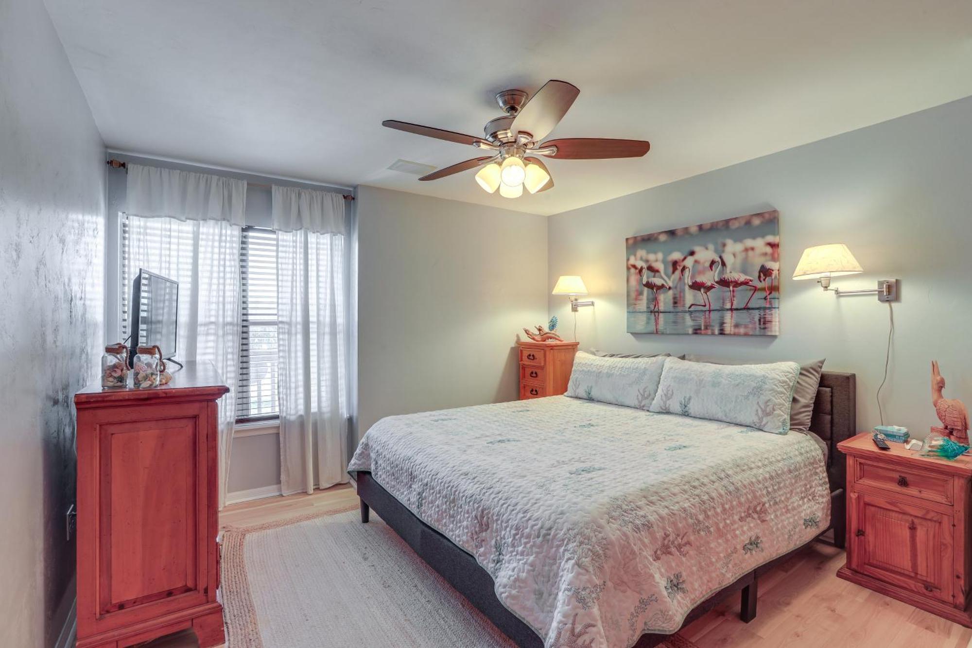 Beachfront Retreat With Pool Access!