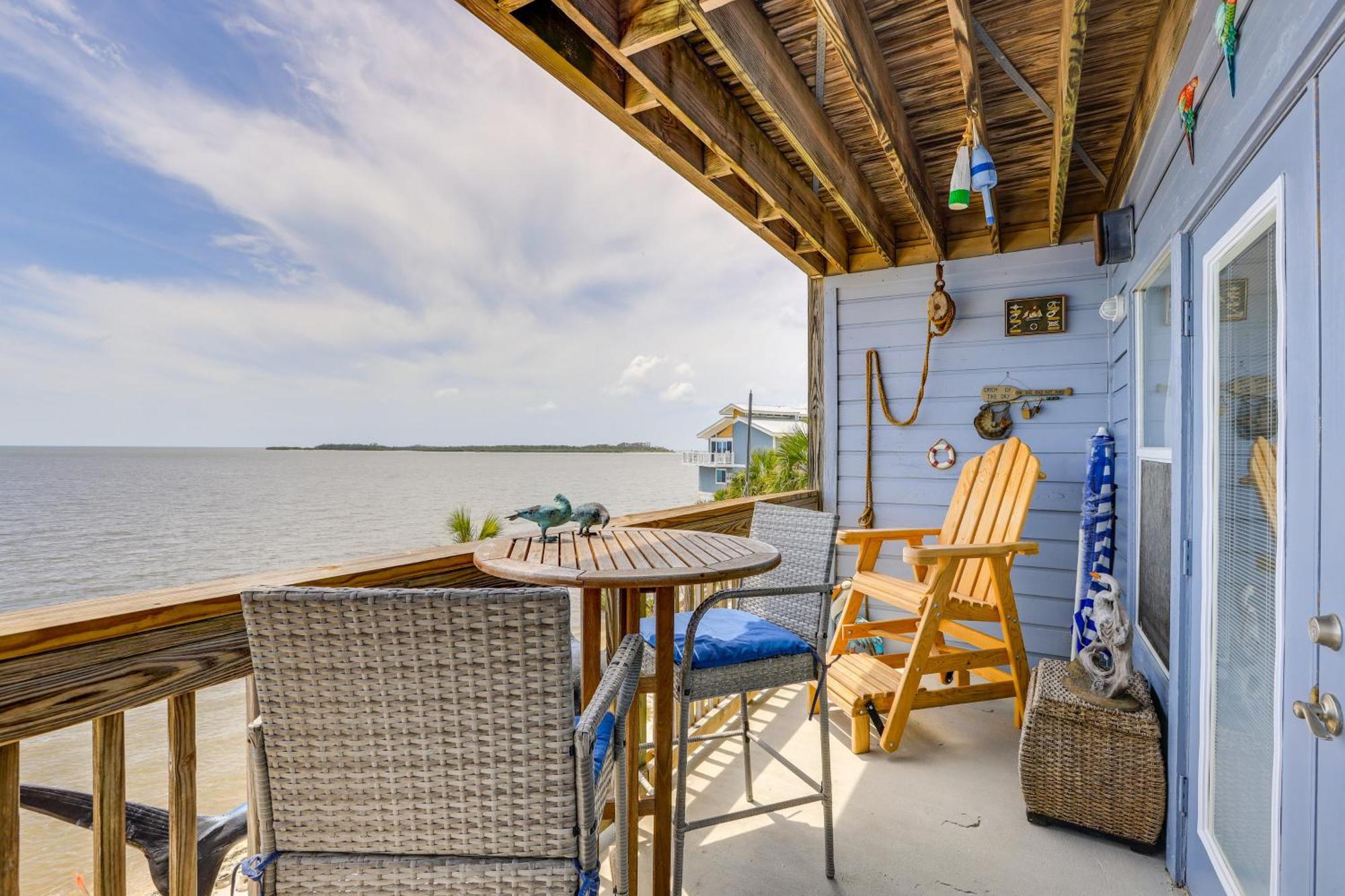 Beachfront Retreat With Pool Access! *